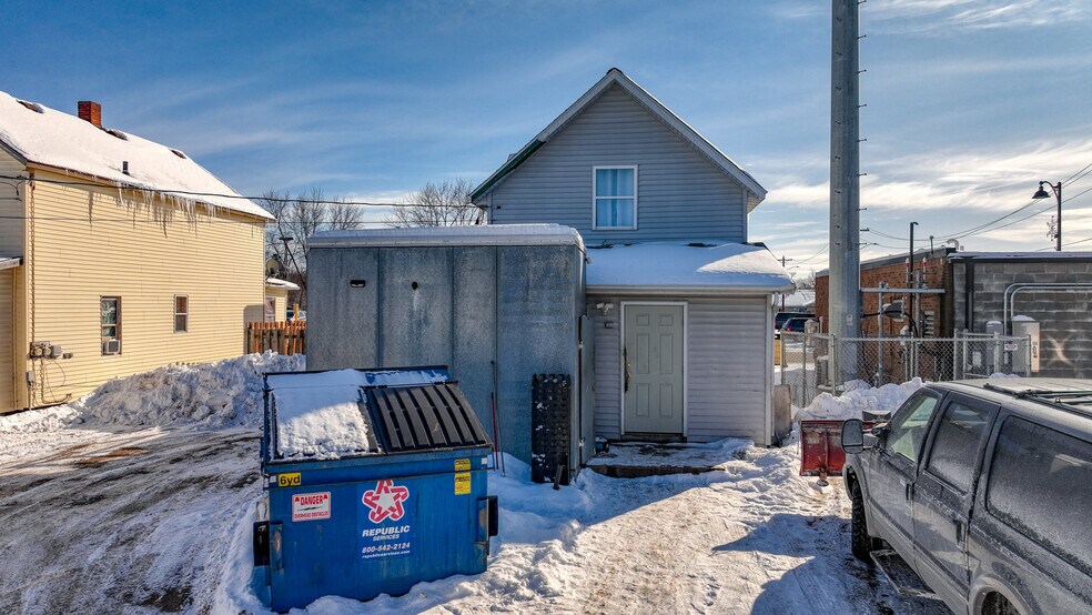 More Photos Of 613 E La Salle Ave, Barron Restaurant For Sale