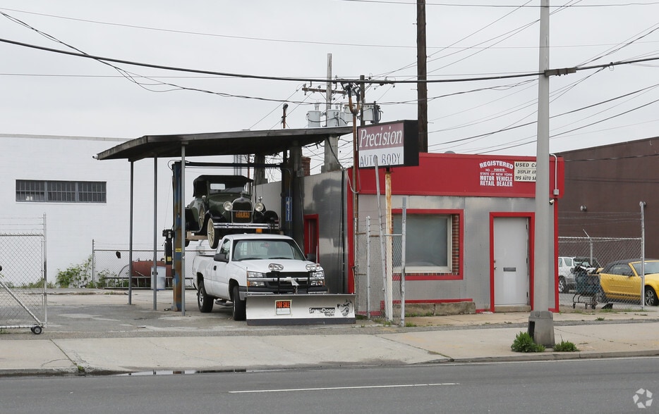 Primary Photo Of 691 Burnside Ave, Lawrence Land For Sale