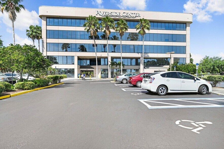 More Photos Of 930 Harper Blvd SW, Melbourne Medical For Lease