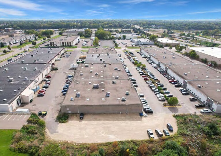 More Photos Of 1995 W County Road B2, Roseville Light Manufacturing For Lease