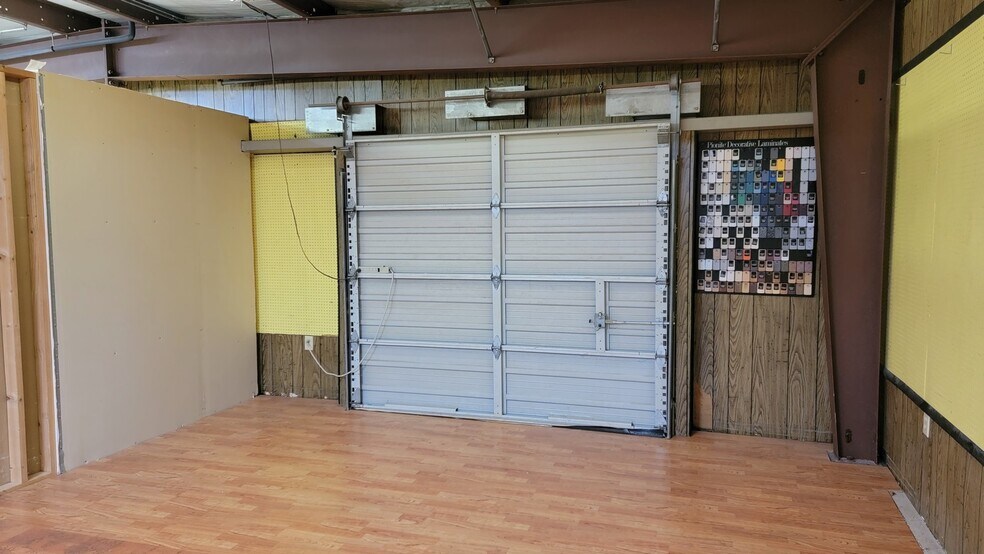 More Photos Of 1222 US HWY 50, Chillicothe Flex For Sale