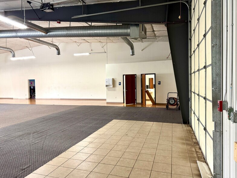 More Photos Of 1212 Ridge Rd, Cheyenne Warehouse For Lease
