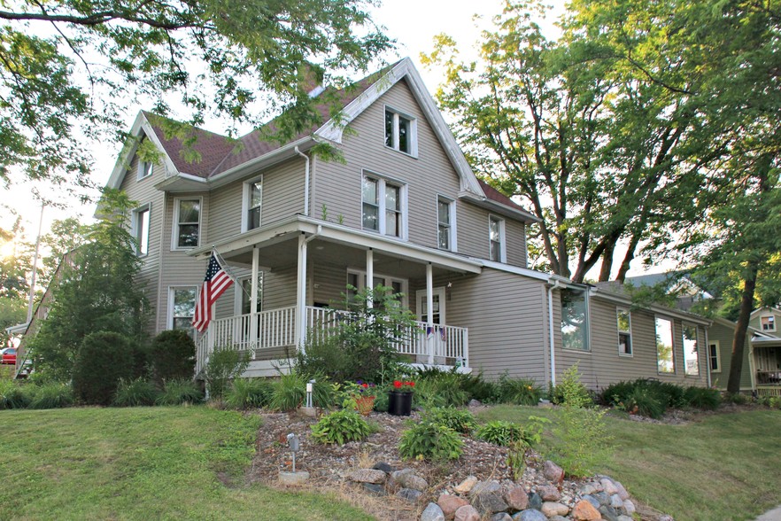 Primary Photo Of 346 S Main St, West Bend Apartments For Sale