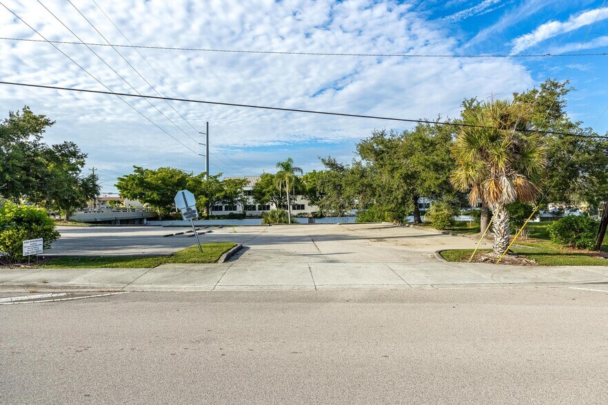 More Photos Of 1532 Shelby Pky, Cape Coral Land For Lease