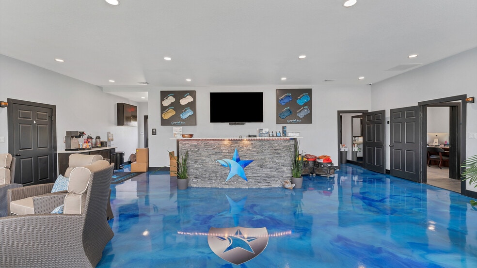 More Photos Of 7570 IH - 35 Fwy, New Braunfels Light Manufacturing For Sale