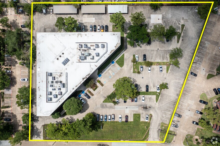 More Photos Of 14425 Torrey Chase Blvd, Houston Office For Lease