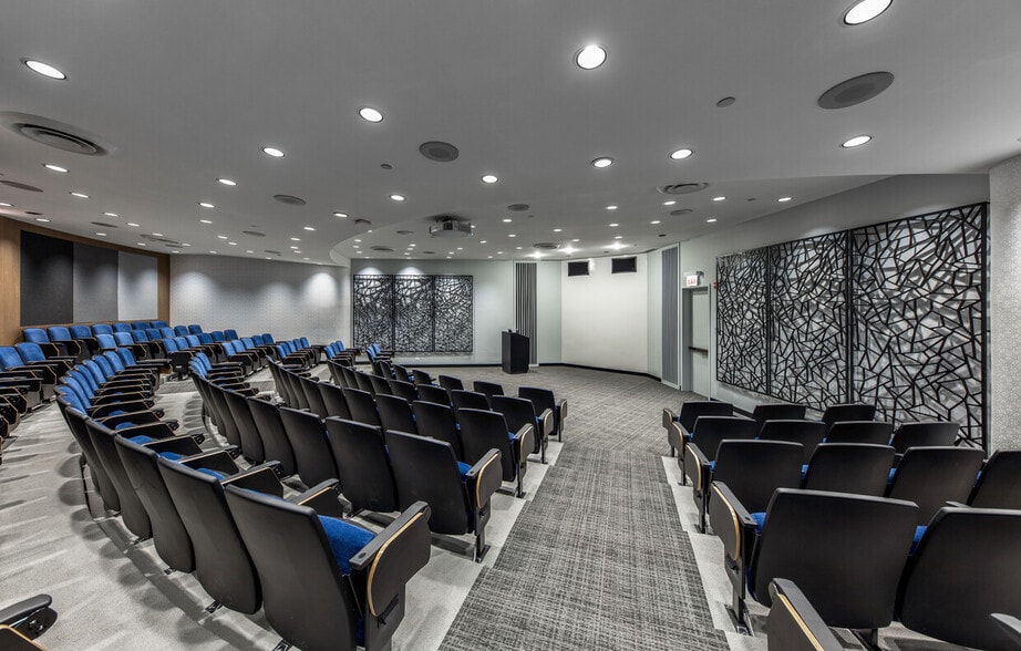 More Photos Of 10255 W Higgins Rd, Rosemont Office For Sale