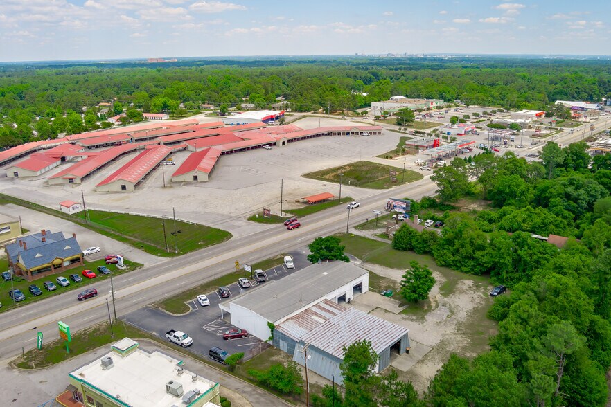 More Photos Of 4431 Augusta Rd, Lexington Light Distribution For Sale