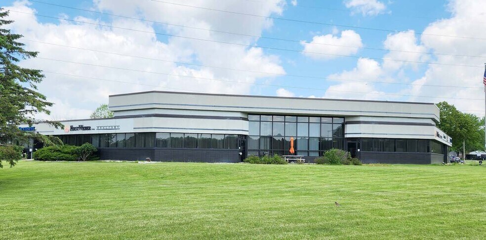 More Photos Of 1507 E Sunset Dr, Waukesha Medical For Lease