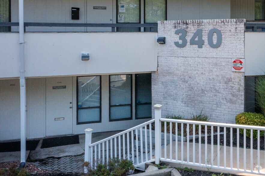 More Photos Of 340 Veterans Memorial Hwy, Commack Office For Lease