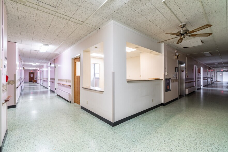 More Photos Of 25 Victory Noll Dr, Huntington Healthcare For Sale