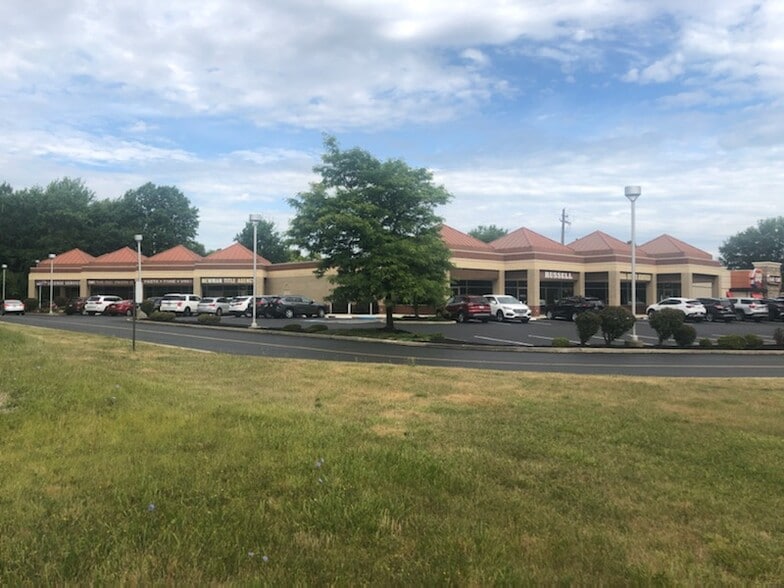 More Photos Of 12190-12214 Pearl Rd, Strongsville Unknown For Lease