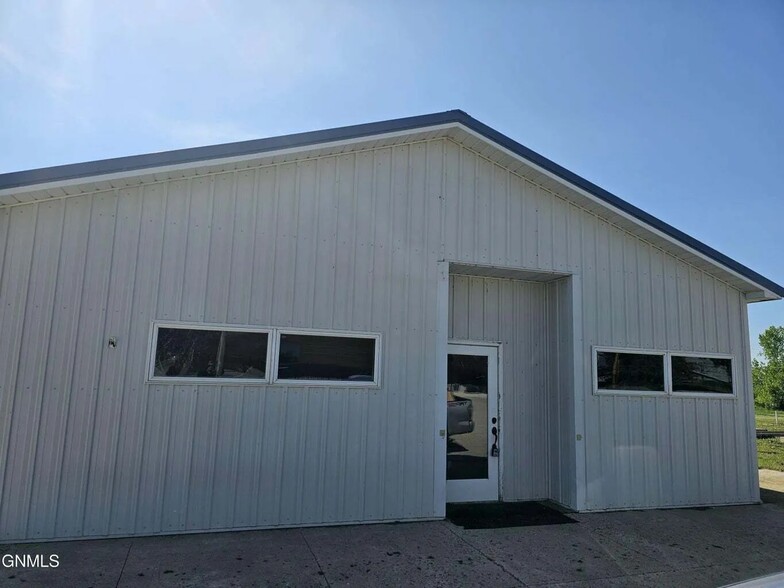 Primary Photo Of 507 Main St, Wildrose Post Office For Sale