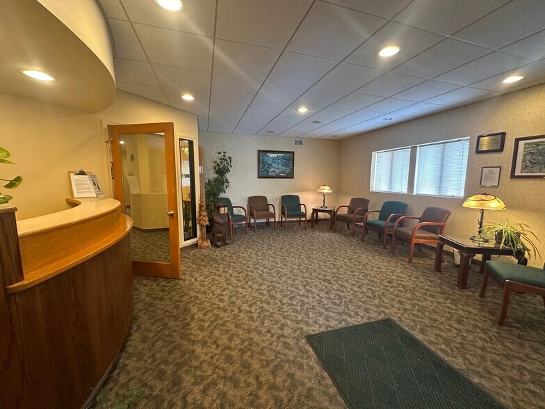 More Photos Of 277 Oriskany Blvd, Whitesboro Office For Sale