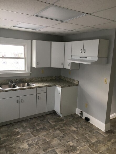 More Photos Of , Bedford Specialty For Sale