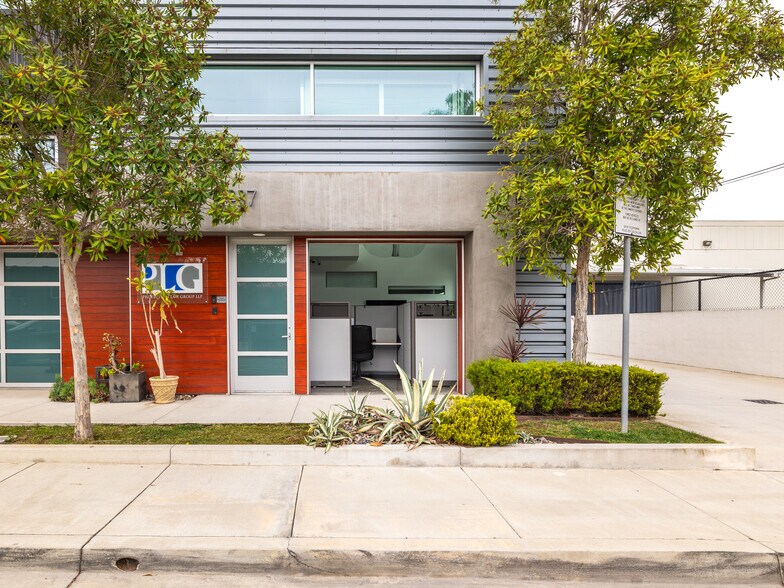More Photos Of 215-237 California St, El Segundo Loft Creative Space For Lease