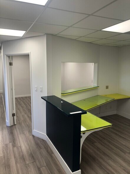 More Photos Of 8733 Beverly Blvd, Los Angeles Medical For Lease