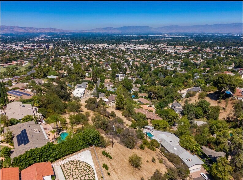 More Photos Of 4551 Lindley Ave, Tarzana Land For Sale