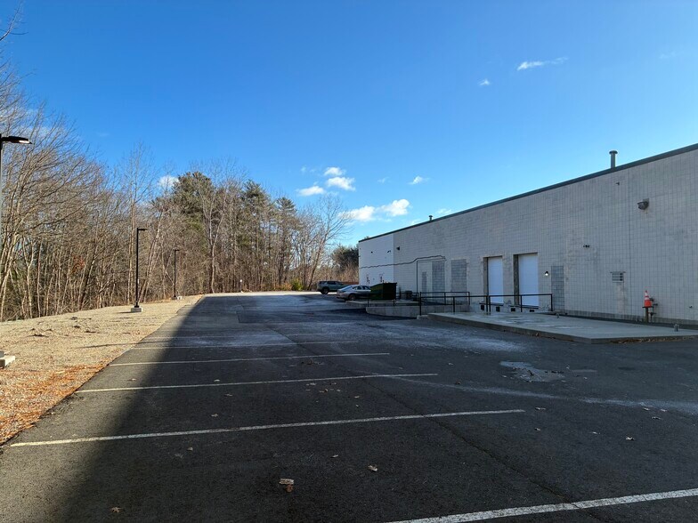 More Photos Of 144 Sturbridge Rd, Charlton Warehouse For Sale