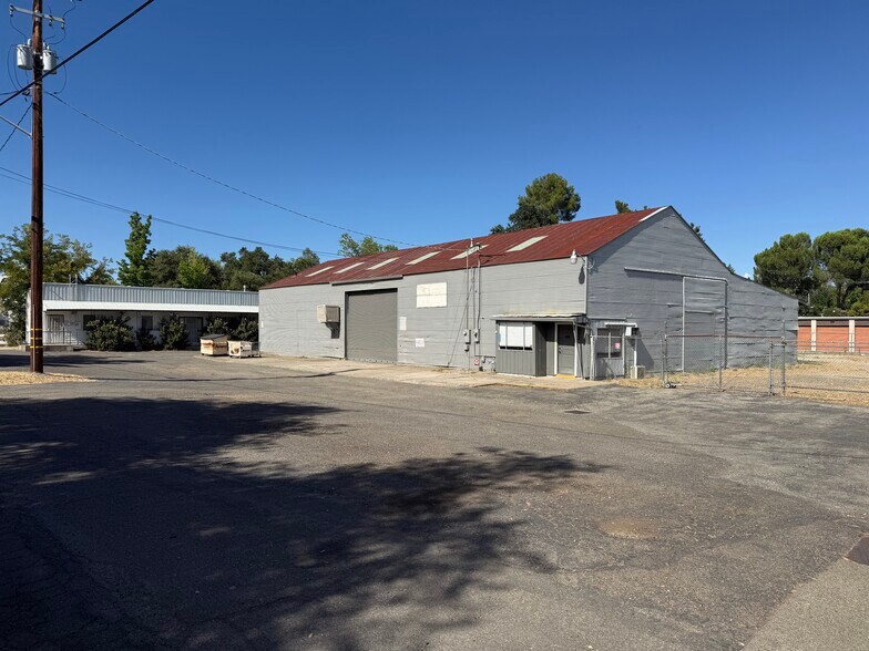 More Photos Of 2651 Henderson, Redding Warehouse For Sale
