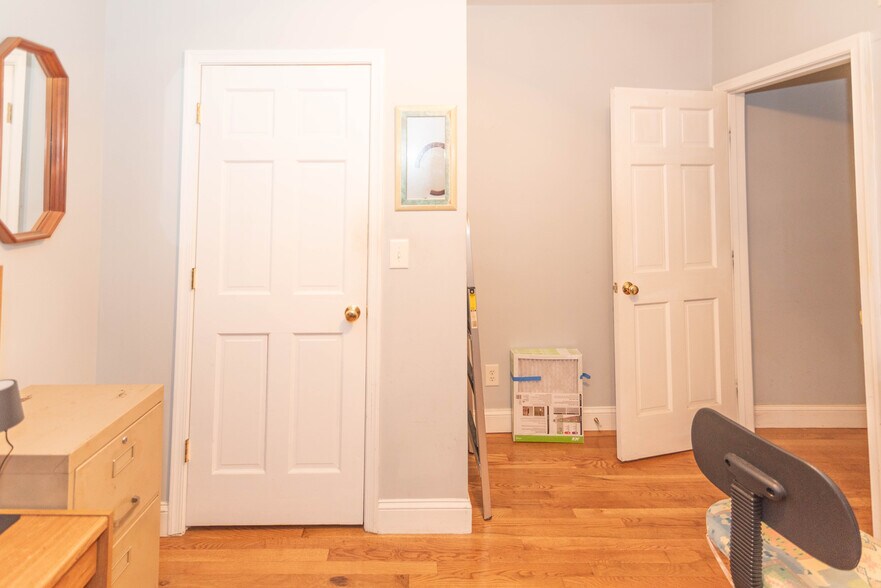 More Photos Of 2445 Lakeview Ave, Baltimore Apartments For Sale