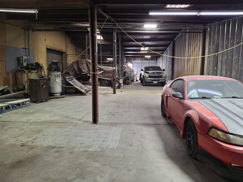 More Photos Of 8777 Brighton Rd, Henderson Warehouse For Lease