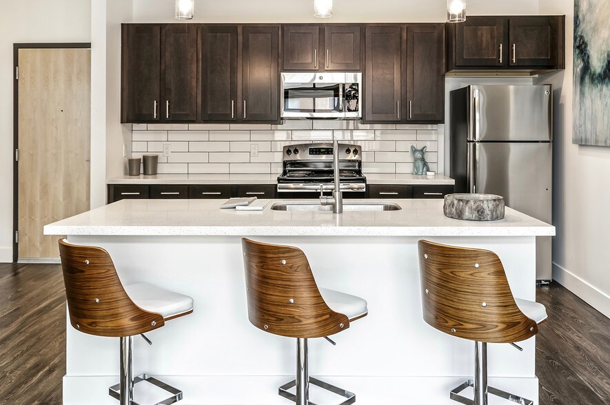 More Photos Of 1415 Cuming St NE, Omaha Apartments For Lease