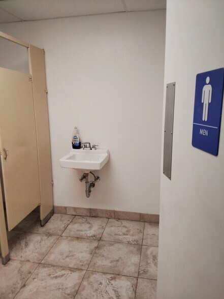 More Photos Of 2511 National Dr, Garland Industrial For Sale