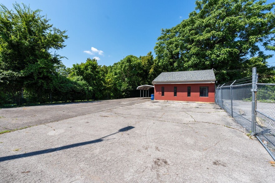 More Photos Of 5409 Charlotte Pike, Nashville Auto Dealership For Lease