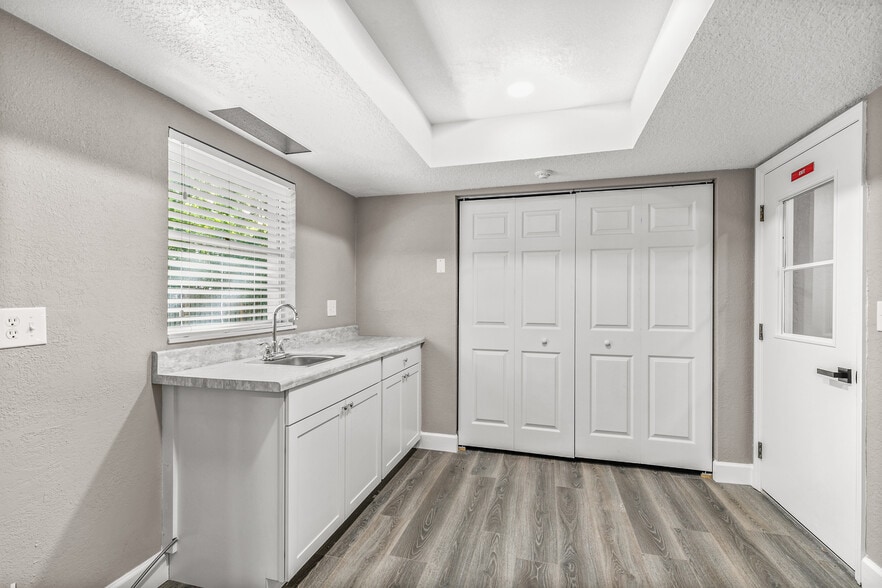 More Photos Of 1666 N Donnelly Pl, Mount Dora Medical For Lease