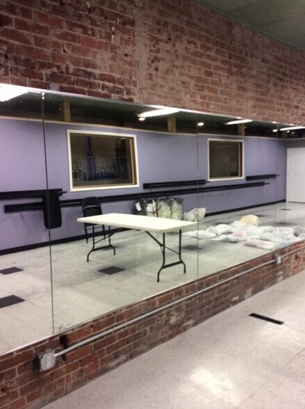 More Photos Of 315 N Main St, Burlington General Retail For Sale