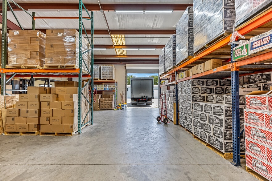 More Photos Of 3195 New York Ave, Melbourne Warehouse For Lease