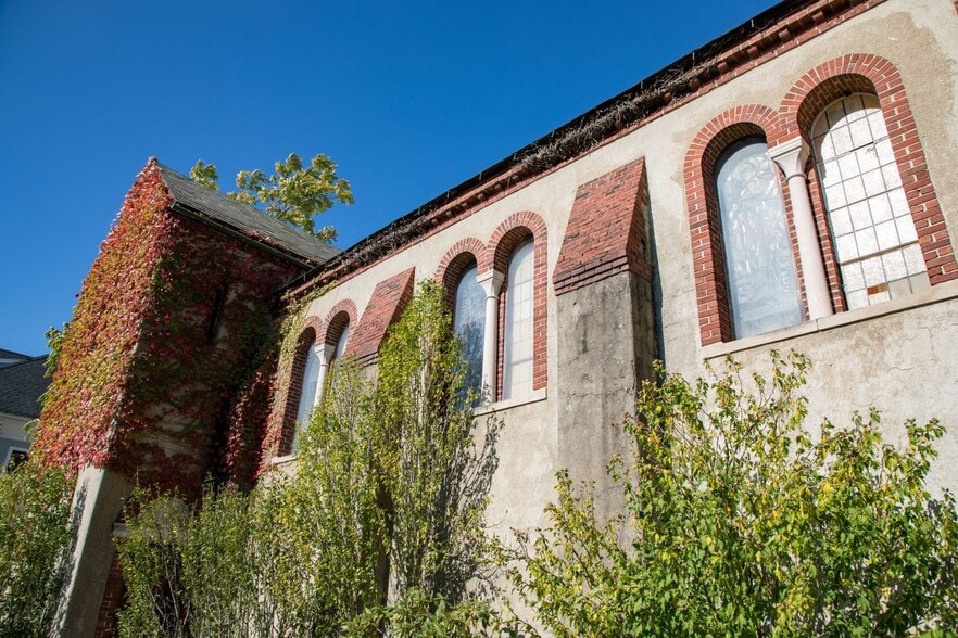 More Photos Of 125 Highland Ave, Somerville Religious Facility For Lease