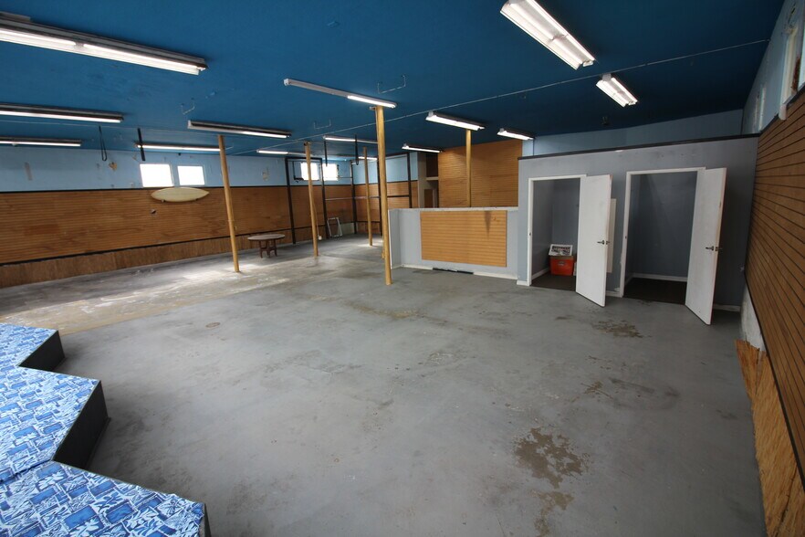 More Photos Of 3780 Mission Blvd, San Diego General Retail For Lease