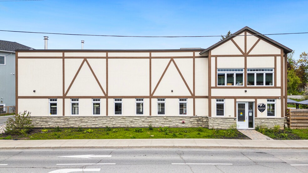 More Photos Of 19 Moore St, Carleton Place General Retail For Sale