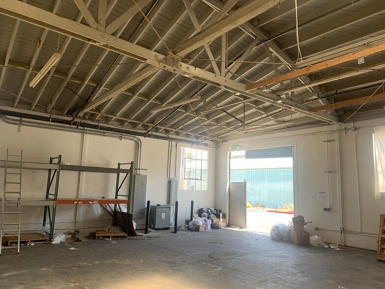 More Photos Of 2001 Belgrave Ave, Huntington Park Manufacturing For Lease