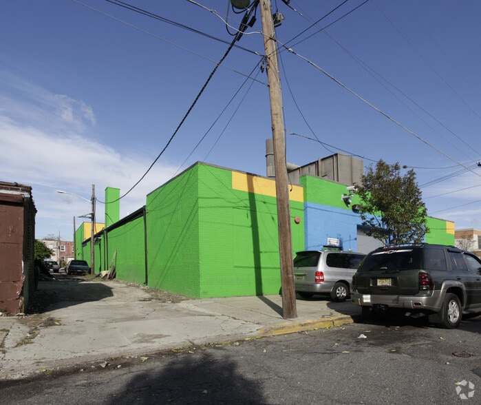 More Photos Of 925 N 8th St, Camden Service For Sale