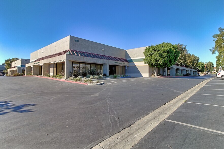 More Photos Of 1891 Goodyear Ave, Ventura Manufacturing For Lease