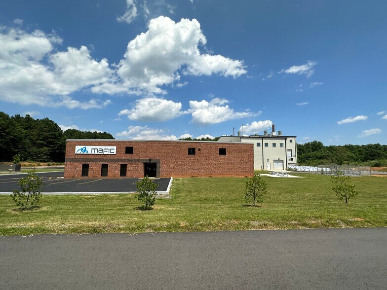 More Photos Of 119 Metrolina Dr, Shelby Manufacturing For Sale