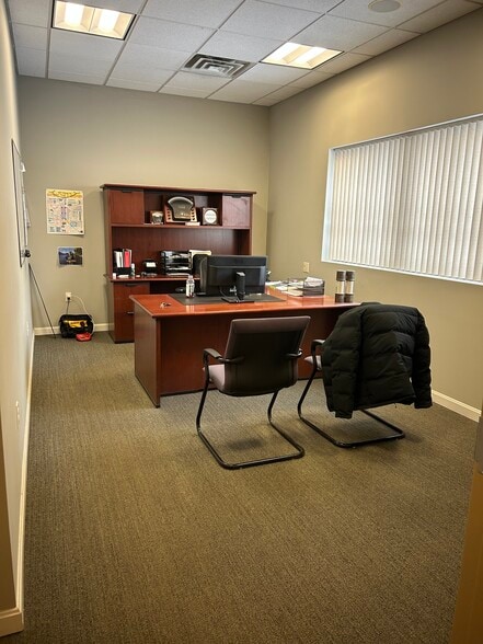 More Photos Of 711 Valley St, Manchester Warehouse For Sale