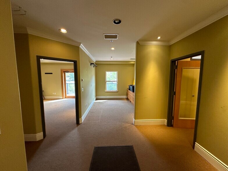 More Photos Of 1790 Bonanza Dr, Park City Office For Sale