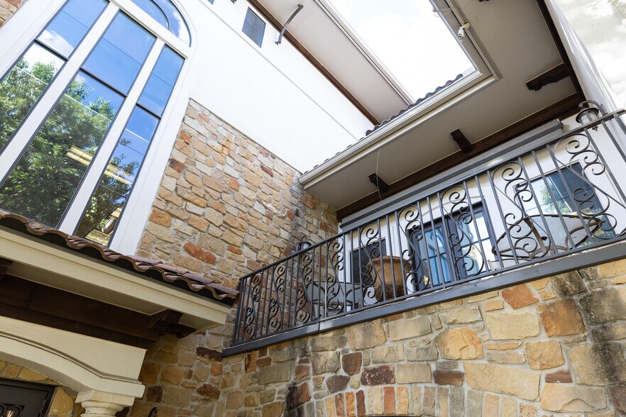 More Photos Of 7000 Bee Caves Rd, Austin Medical For Sale