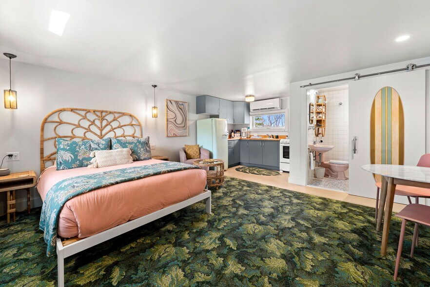 More Photos Of 741 Ocean Blvd, Rye Hotel For Sale