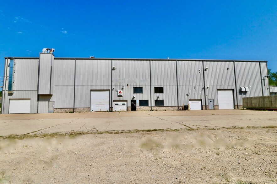 More Photos Of 4478-4488 Dodge St, Dubuque General Retail For Sale