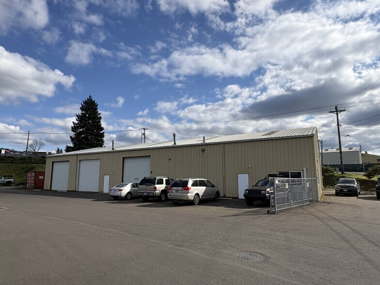 More Photos Of 9260 SE 74th Ave, Portland Industrial For Lease