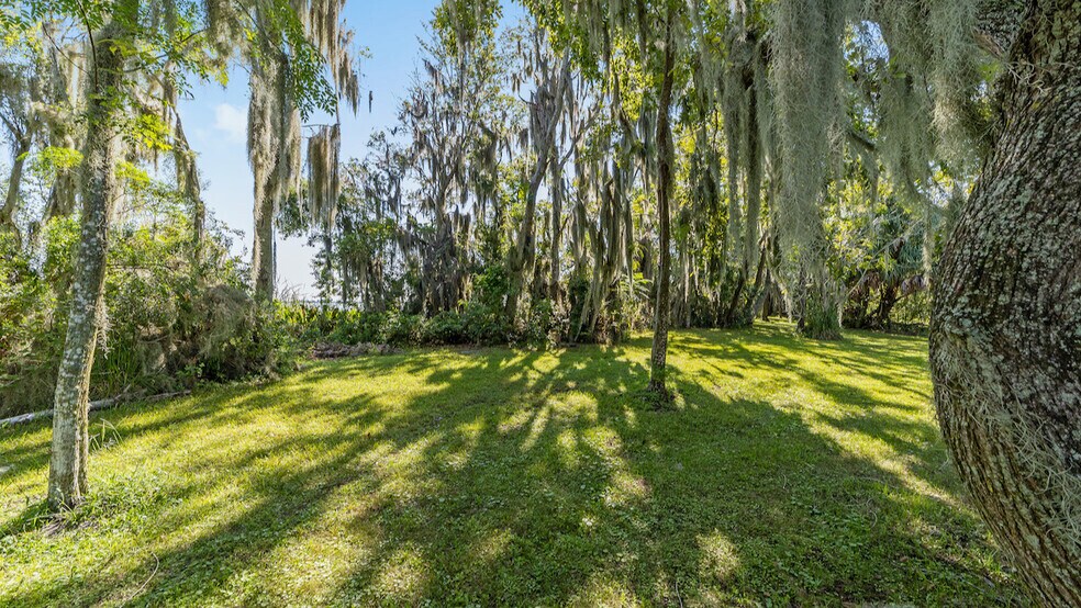 More Photos Of 6001 Bird Island Dr, Lady Lake Lodge Meeting Hall For Sale