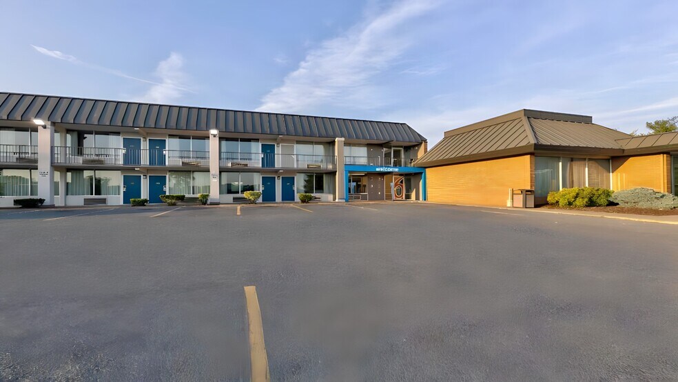 Primary Photo Of 250 Conicville Rd, Mount Jackson Hotel For Sale