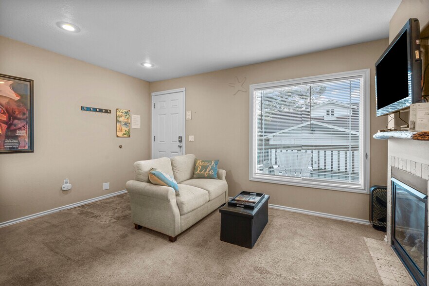 More Photos Of 25 NE Clarke St, Depoe Bay Specialty For Sale