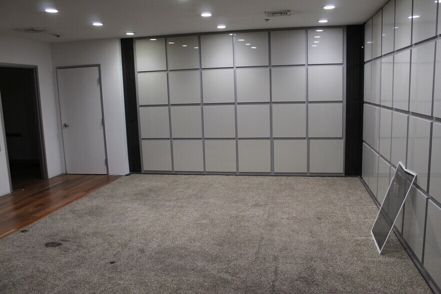 More Photos Of 2919 N Lamb Blvd, Las Vegas Warehouse For Lease