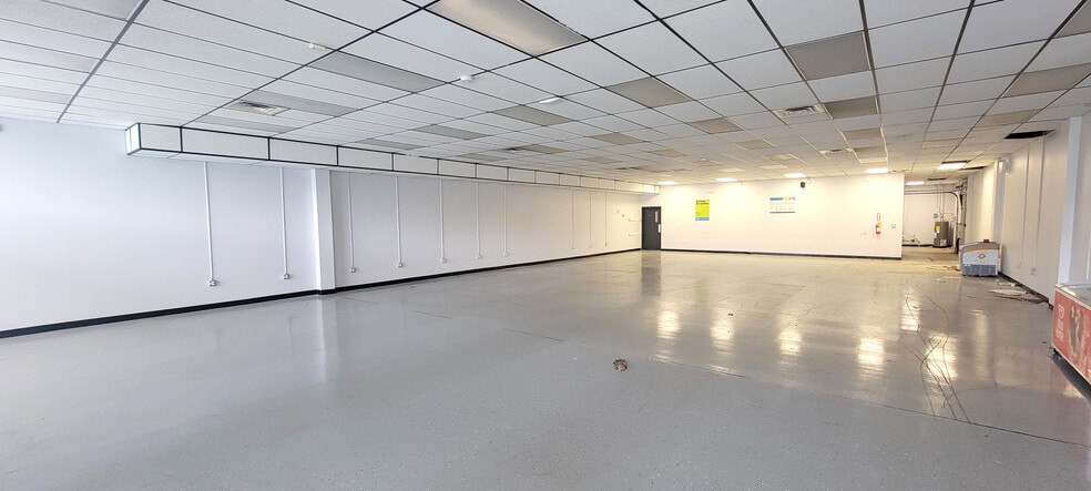 More Photos Of 302 N Empire Ct, Wilkes-Barre General Retail For Lease